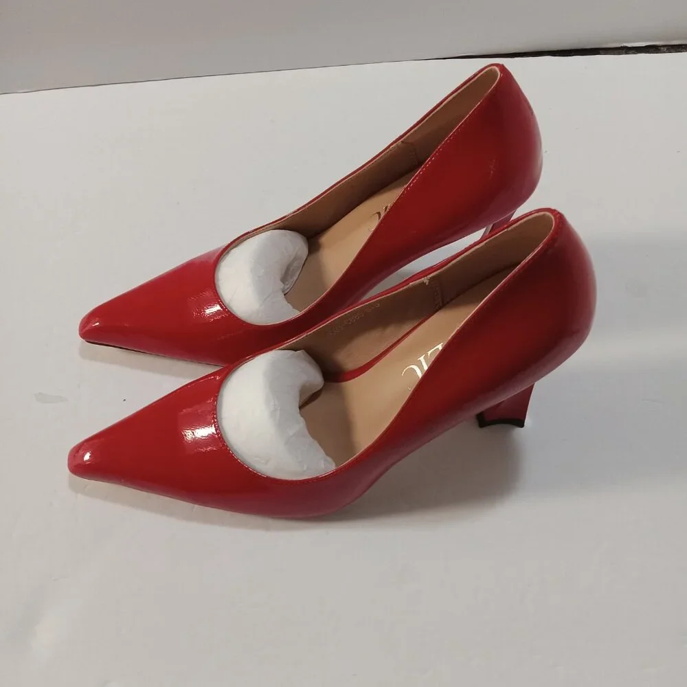 High Heels - Picture 3 of 7